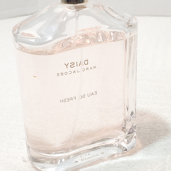 Daisy Eau So Fresh by Marc Jacobs 4.25 fl oz Bottle Spray Women's Made in France - Picture 6 of 8